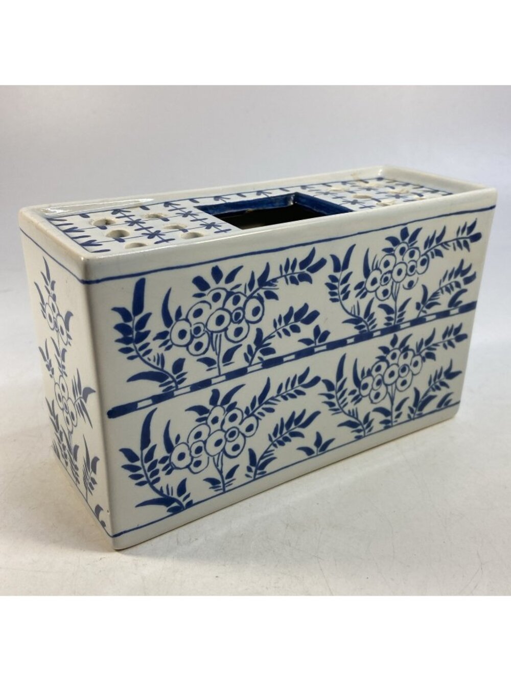 Vintage Delft Blue Mimosa Brick Flower Frog Vase Williamsburg Holland Tulipiere
